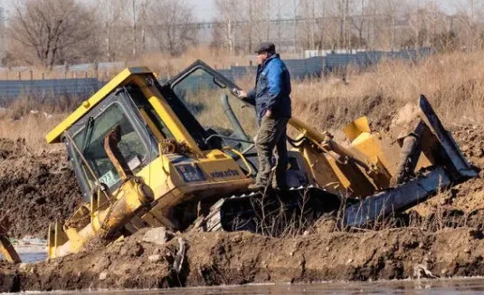 Эвакуатор спецтехники в Нижнем Новгороде