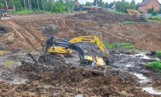 Экскаватору нужен серьёзный эвакуатор